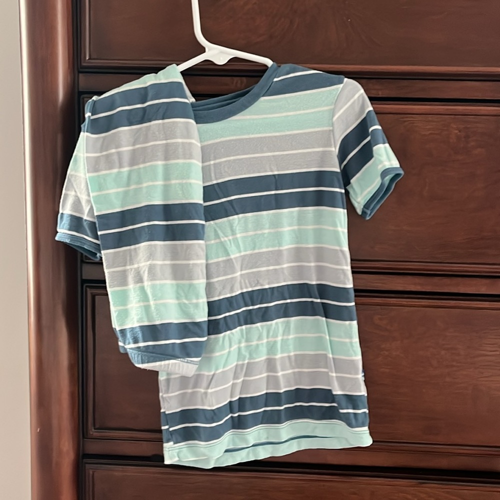 KicKee Kids Short sleeve/long pants pajamas- Size 6